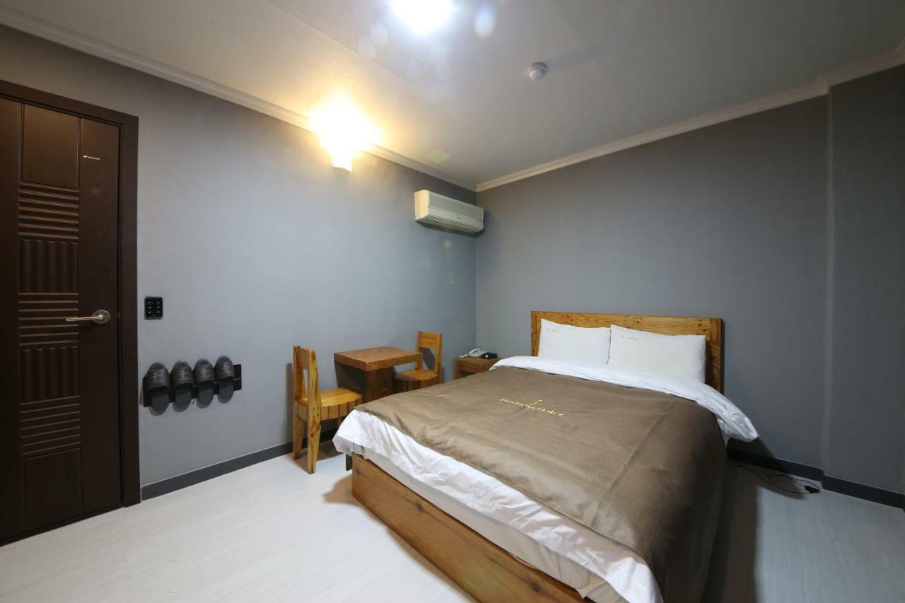 Gung Hotel Jeonju Exterior photo