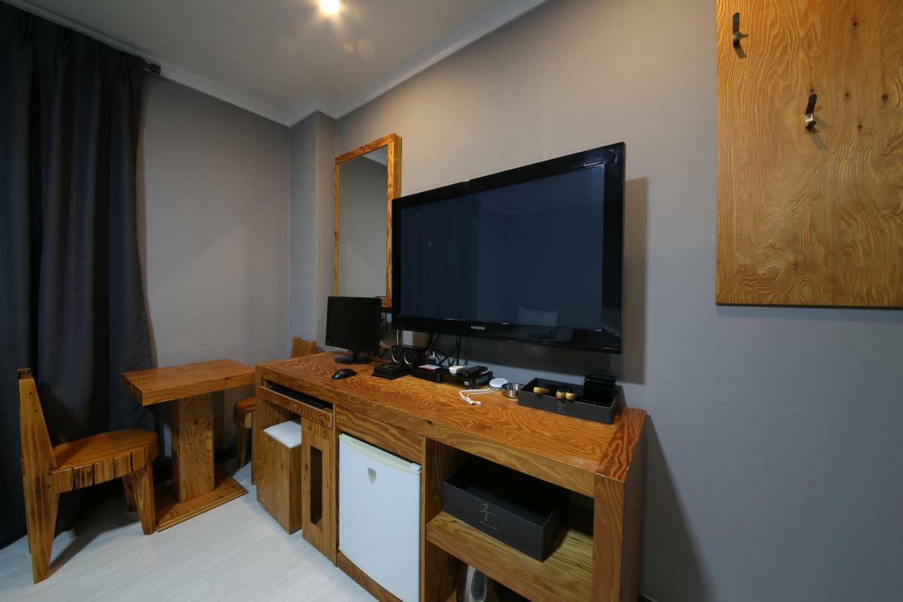 Gung Hotel Jeonju Exterior photo