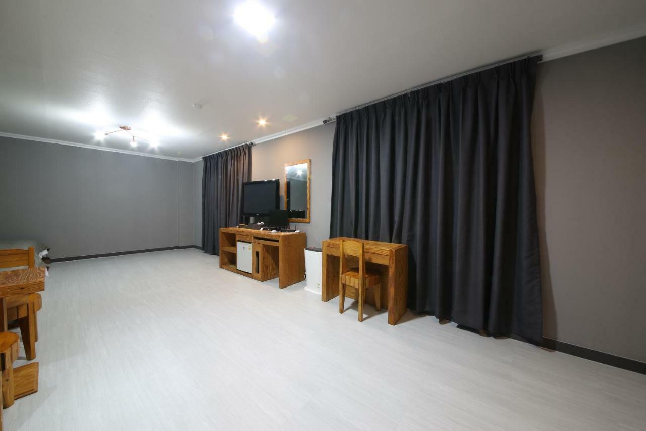 Gung Hotel Jeonju Exterior photo